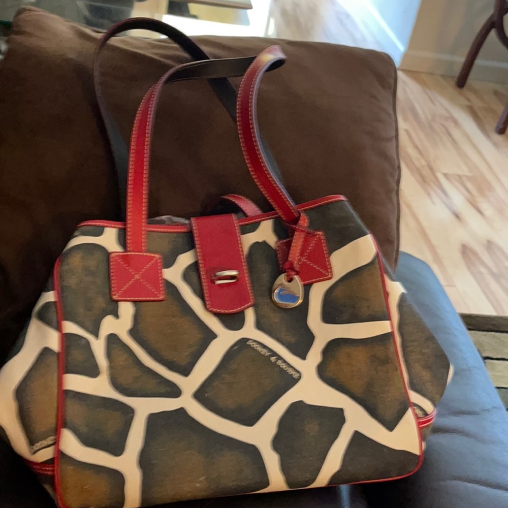 Dooney & Bourke giraffe print shoulder bag nwot  tags mob, wife, aesthetic